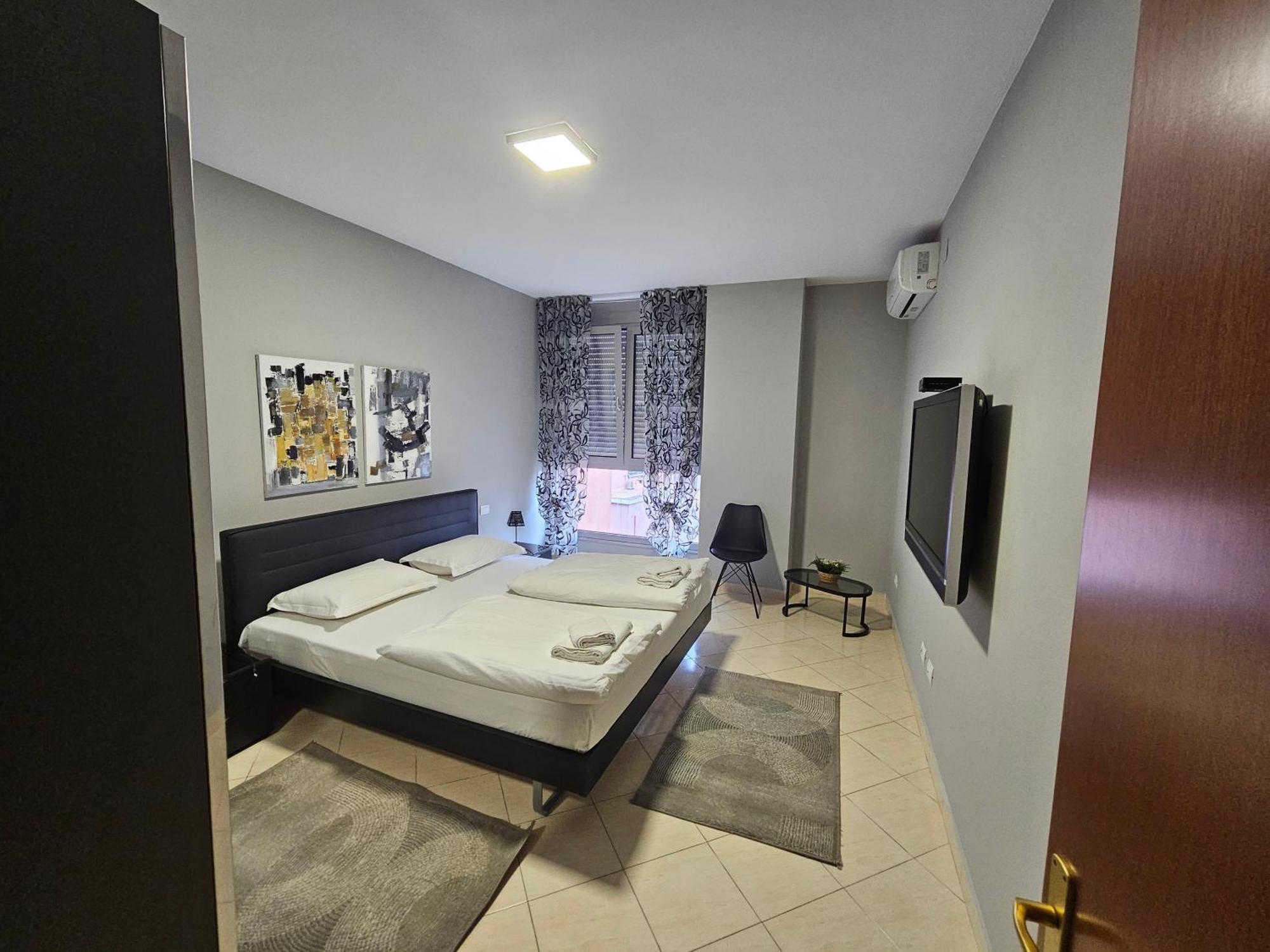 Tirana Center Apartment 12 Bagian luar foto